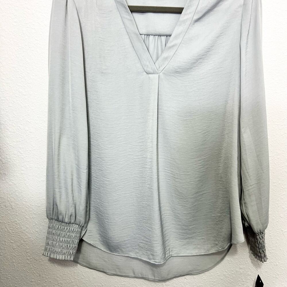 Alfani Womens Smocked V -Neck Pullover Top silver size small - Picture 4 of 7